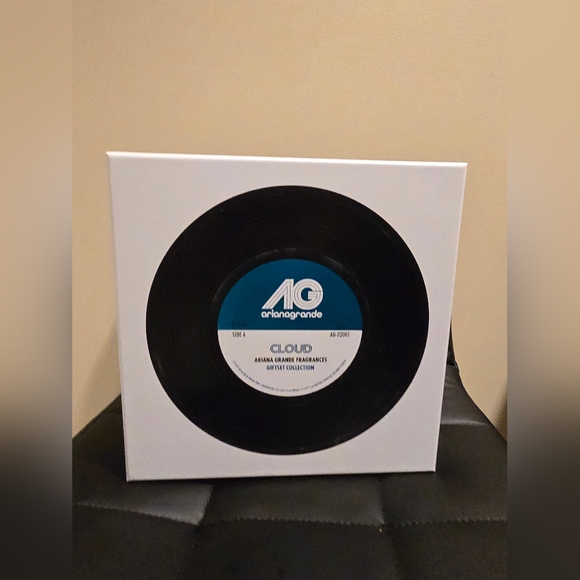 Ariana grande cloud perfume - Picture 4 of 4